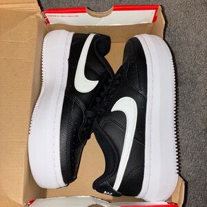 Nike platforms sneakers NEW black and white